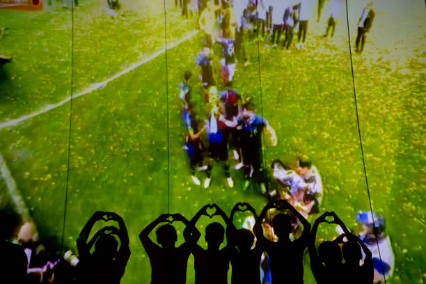 面前不堪一 面前不堪一