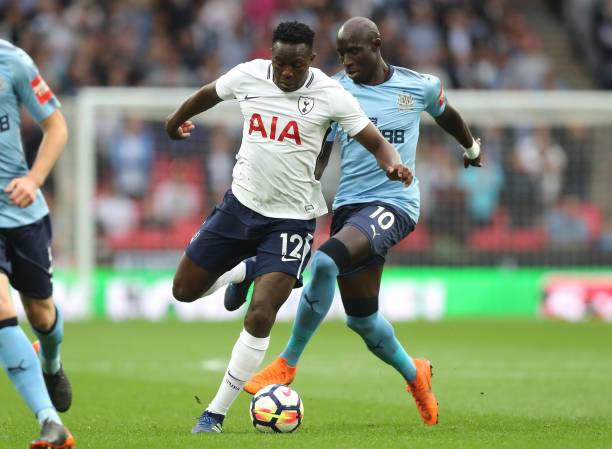 后防线的球 后防线的球